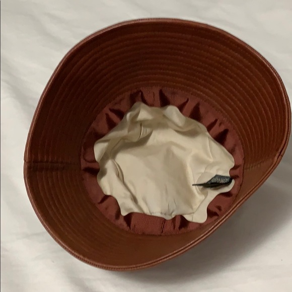 BANANA REPUBLIC Genuine Leather Hat - Picture 4 of 6